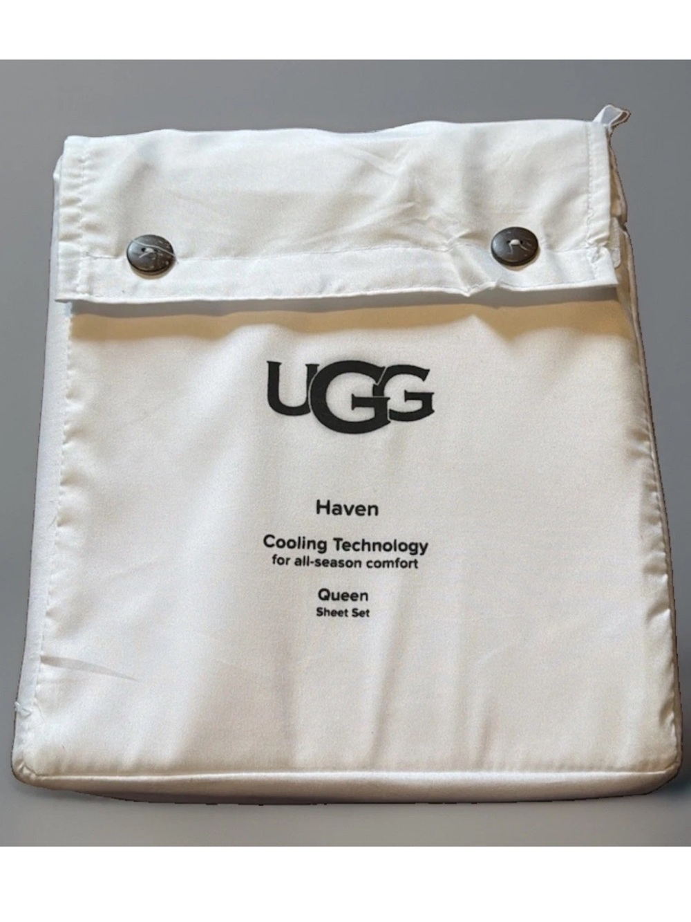 UGG Snow/White Haven Queen Sheet Set 
NWT